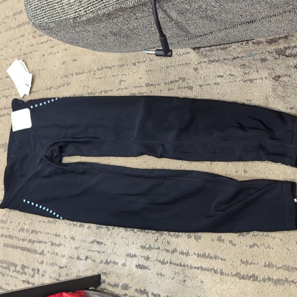 NWT GapFit gFast reflective leggings Black - Picture 6 of 8